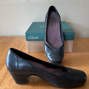 Elegant Black Women's Pumps Size 6